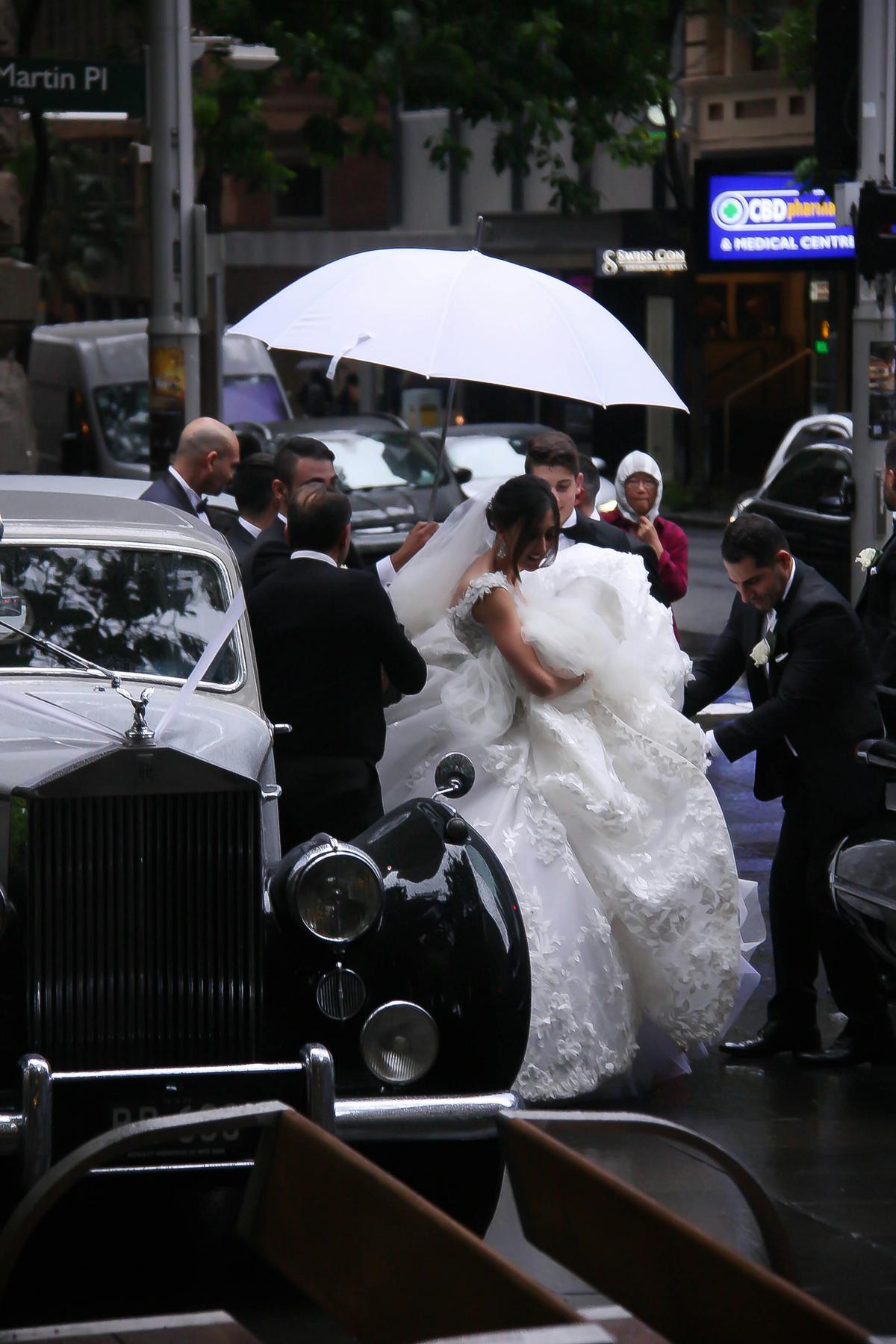 Vorschaubild für den Blogbeitrag "Regen am Hochzeitstag: Tipps für perfekte Fotos"