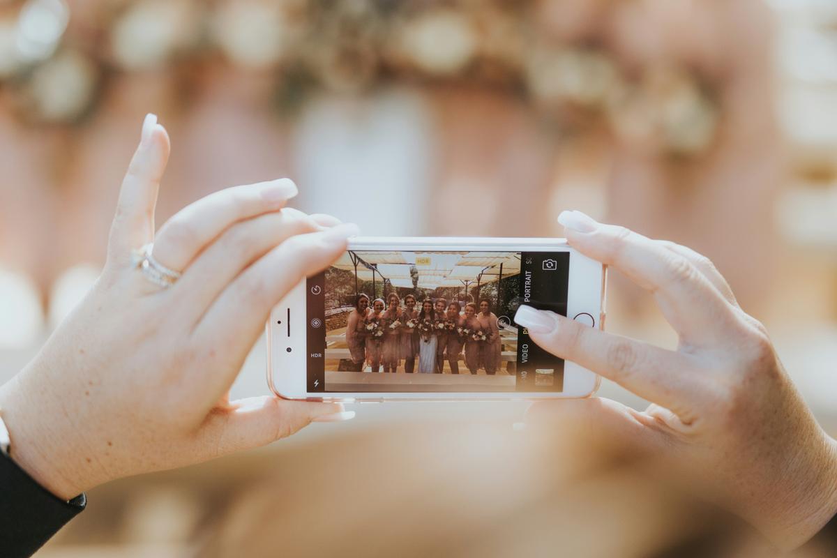 Vorschaubild für den Blogbeitrag "Gruppenfotos bei Hochzeiten: Tipps zur Perfektion"