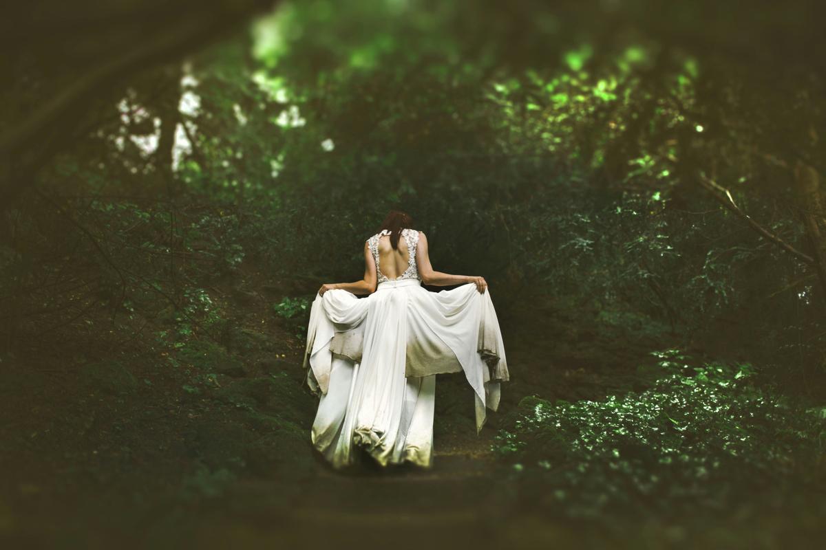 Vorschaubild für den Blogbeitrag "Trash the Dress: Einblicke in das beliebte Fotoshooting"