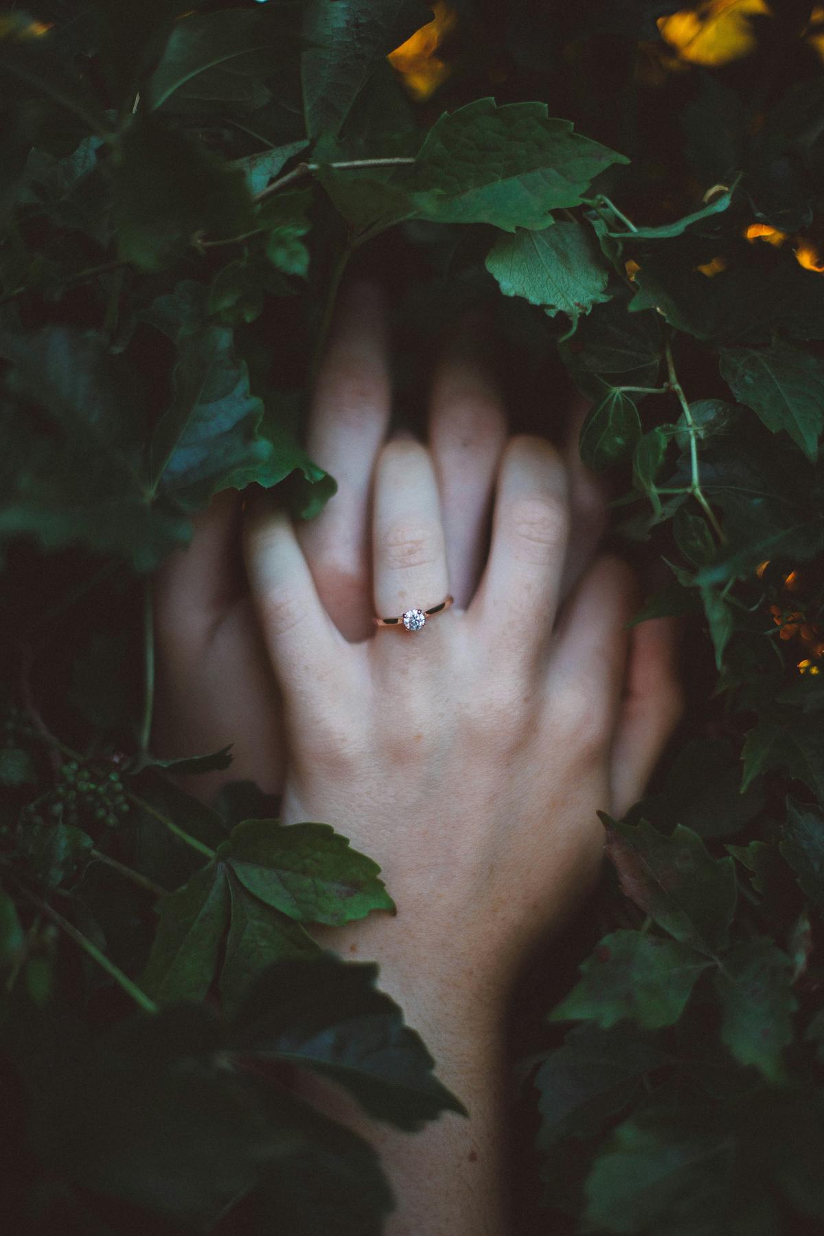 Vorschaubild für den Blogbeitrag "Nachhaltige Hochzeiten: Tipps für Fotografen und Paare"